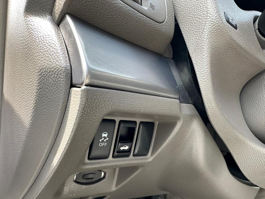 2015 Infiniti Q40 4dr Sdn AWD, available for sale in South Windsor, Connecticut | Mike And Tony Auto Sales, Inc. South Windsor, Connecticut 2015 Infiniti Q40 4dr Sdn AWD, available for sale in South Windsor, Connecticut | Mike And Tony Auto Sales, Inc. South Windsor, Connecticut