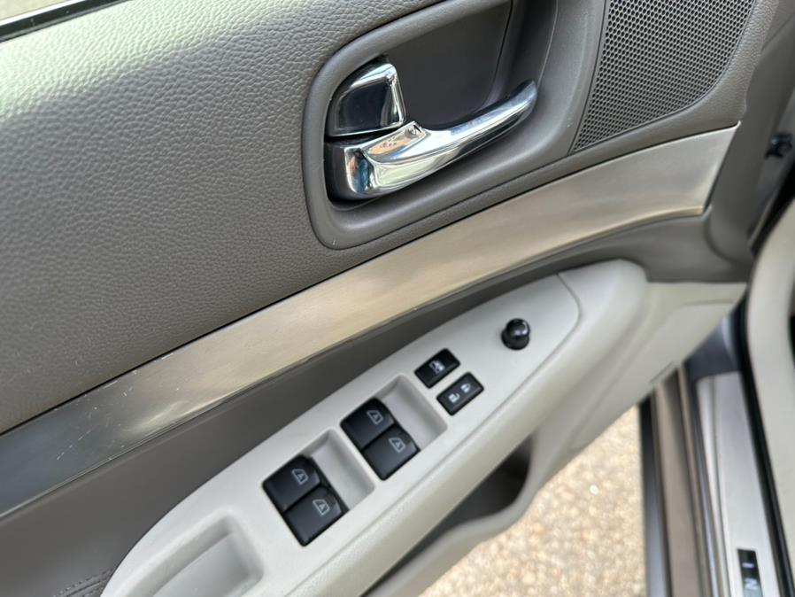 2015 Infiniti Q40 4dr Sdn AWD, available for sale in South Windsor, Connecticut | Mike And Tony Auto Sales, Inc. South Windsor, Connecticut 2015 Infiniti Q40 4dr Sdn AWD, available for sale in South Windsor, Connecticut | Mike And Tony Auto Sales, Inc. South Windsor, Connecticut
