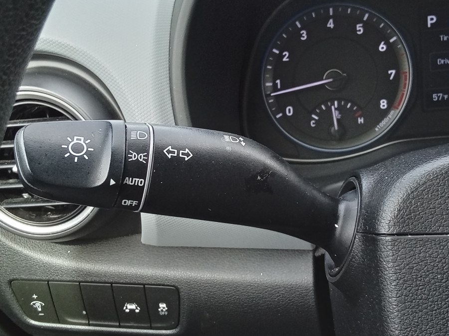 2020 Hyundai Kona SE Auto FWD, available for sale in Irvington, New Jersey | NJ Used Cars Center. Irvington, New Jersey 2020 Hyundai Kona SE Auto FWD, available for sale in Irvington, New Jersey | NJ Used Cars Center. Irvington, New Jersey