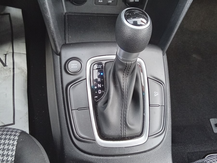 2020 Hyundai Kona SE Auto FWD, available for sale in Irvington, New Jersey | NJ Used Cars Center. Irvington, New Jersey 2020 Hyundai Kona SE Auto FWD, available for sale in Irvington, New Jersey | NJ Used Cars Center. Irvington, New Jersey