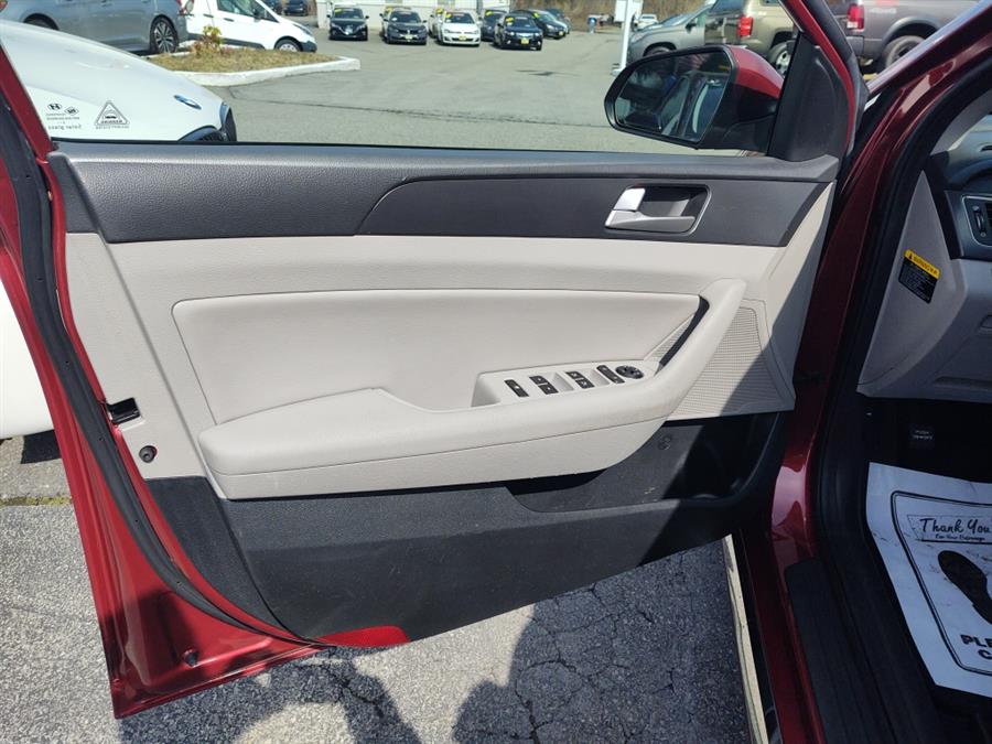 2016 Hyundai Sonata 4dr Sdn 2.4L Sport PZEV, available for sale in Wilton, Connecticut | Performance Motor Cars Of Connecticut LLC. Wilton, Connecticut 2016 Hyundai Sonata 4dr Sdn 2.4L Sport PZEV, available for sale in Wilton, Connecticut | Performance Motor Cars Of Connecticut LLC. Wilton, Connecticut