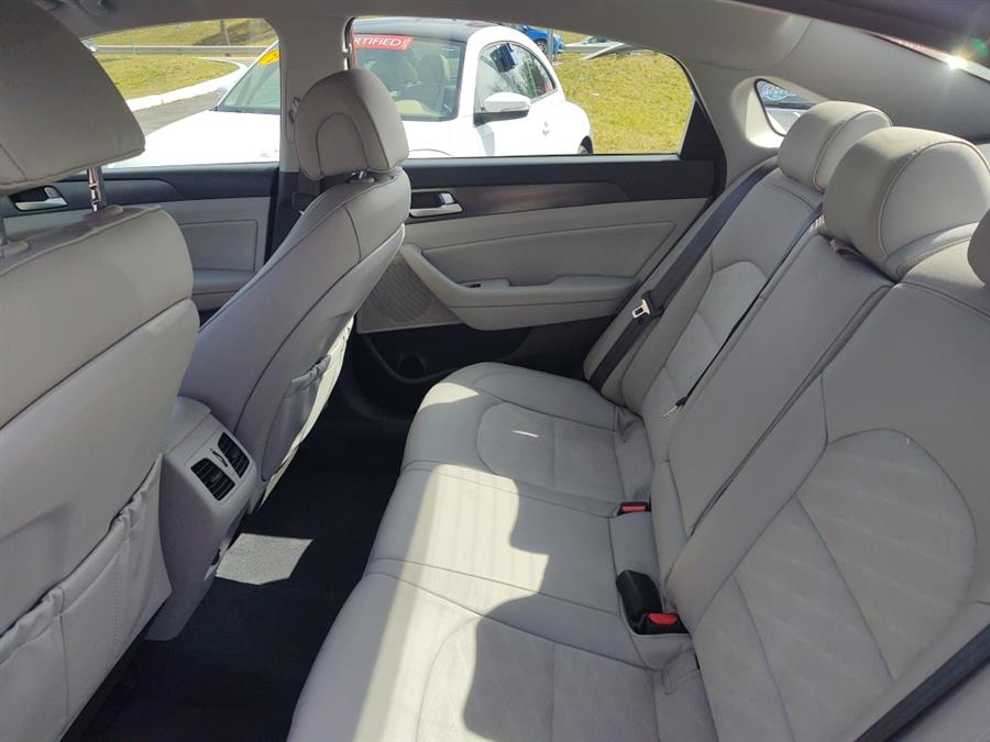 2016 Hyundai Sonata 4dr Sdn 2.4L Sport PZEV, available for sale in Wilton, Connecticut | Performance Motor Cars Of Connecticut LLC. Wilton, Connecticut 2016 Hyundai Sonata 4dr Sdn 2.4L Sport PZEV, available for sale in Wilton, Connecticut | Performance Motor Cars Of Connecticut LLC. Wilton, Connecticut
