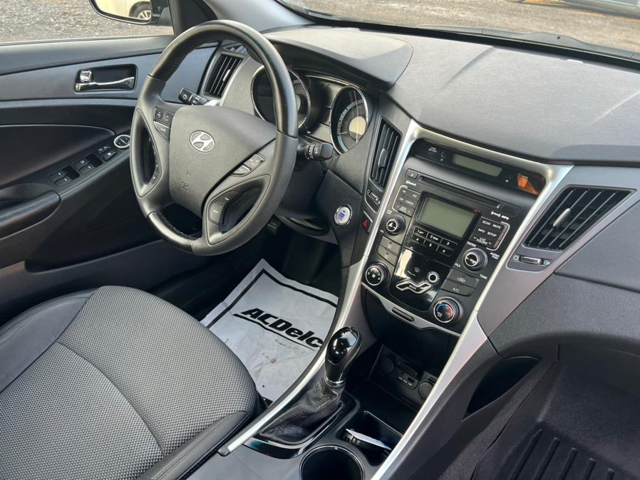 2011 Hyundai Sonata 4dr Sdn 2.4L Auto SE, available for sale in Berlin, Connecticut | Main Auto of Berlin. Berlin, Connecticut 2011 Hyundai Sonata 4dr Sdn 2.4L Auto SE, available for sale in Berlin, Connecticut | Main Auto of Berlin. Berlin, Connecticut