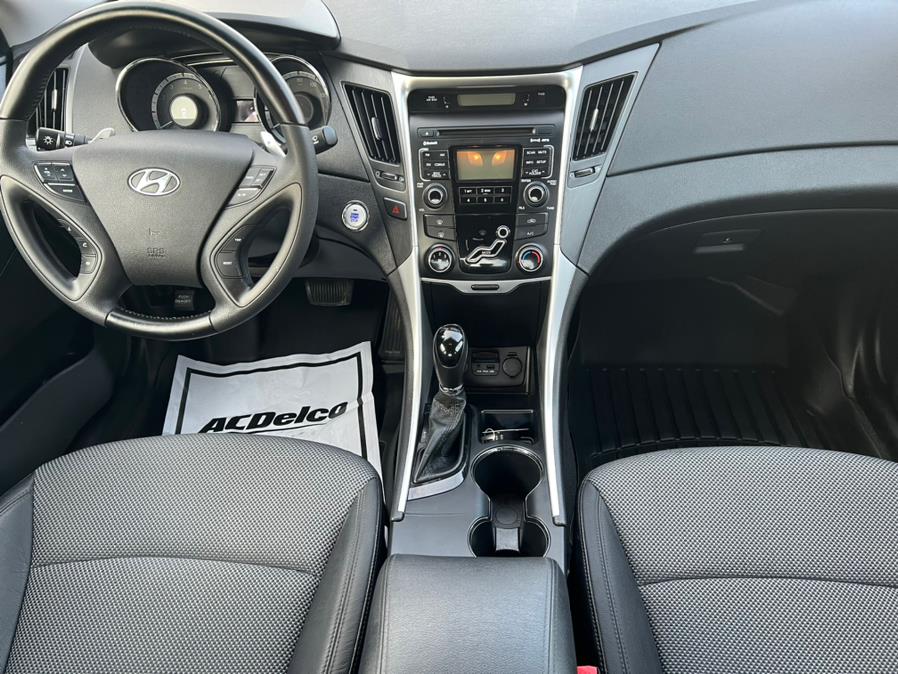 2011 Hyundai Sonata 4dr Sdn 2.4L Auto SE, available for sale in Berlin, Connecticut | Main Auto of Berlin. Berlin, Connecticut 2011 Hyundai Sonata 4dr Sdn 2.4L Auto SE, available for sale in Berlin, Connecticut | Main Auto of Berlin. Berlin, Connecticut