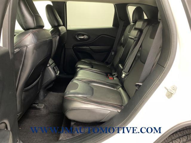 2016 Jeep Cherokee 4WD 4dr Trailhawk, available for sale in Naugatuck, Connecticut | J&M Automotive Sls&Svc LLC. Naugatuck, Connecticut 2016 Jeep Cherokee 4WD 4dr Trailhawk, available for sale in Naugatuck, Connecticut | J&M Automotive Sls&Svc LLC. Naugatuck, Connecticut