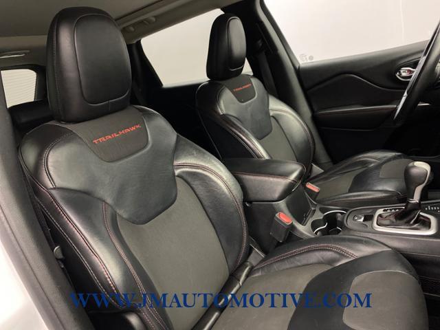 2016 Jeep Cherokee 4WD 4dr Trailhawk, available for sale in Naugatuck, Connecticut | J&M Automotive Sls&Svc LLC. Naugatuck, Connecticut 2016 Jeep Cherokee 4WD 4dr Trailhawk, available for sale in Naugatuck, Connecticut | J&M Automotive Sls&Svc LLC. Naugatuck, Connecticut