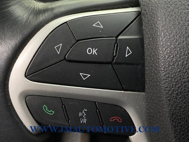 2016 Jeep Cherokee 4WD 4dr Trailhawk, available for sale in Naugatuck, Connecticut | J&M Automotive Sls&Svc LLC. Naugatuck, Connecticut 2016 Jeep Cherokee 4WD 4dr Trailhawk, available for sale in Naugatuck, Connecticut | J&M Automotive Sls&Svc LLC. Naugatuck, Connecticut