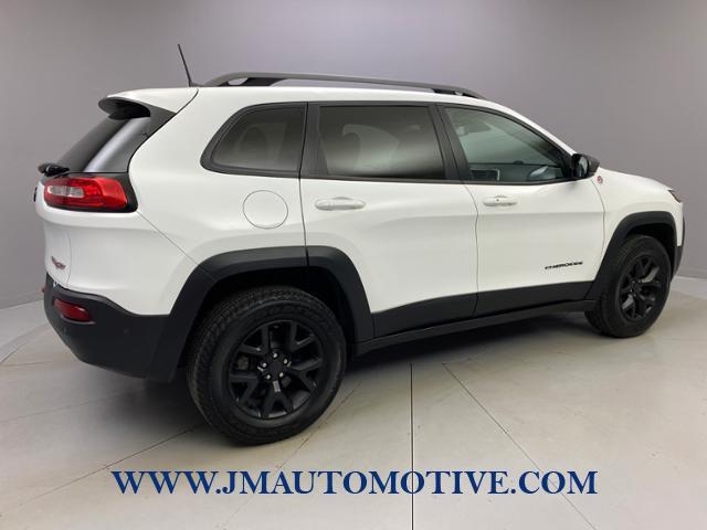 2016 Jeep Cherokee 4WD 4dr Trailhawk, available for sale in Naugatuck, Connecticut | J&M Automotive Sls&Svc LLC. Naugatuck, Connecticut 2016 Jeep Cherokee 4WD 4dr Trailhawk, available for sale in Naugatuck, Connecticut | J&M Automotive Sls&Svc LLC. Naugatuck, Connecticut