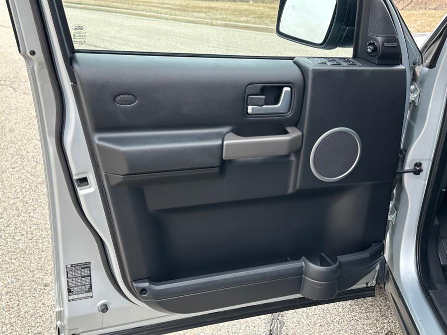 2006 Land Rover LR3 4dr V8 Wgn SE, available for sale in Darien, Wisconsin | Geneva Motor Cars. Darien, Wisconsin 2006 Land Rover LR3 4dr V8 Wgn SE, available for sale in Darien, Wisconsin | Geneva Motor Cars. Darien, Wisconsin