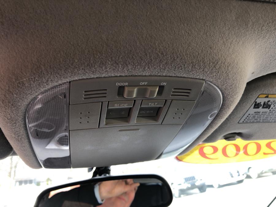 2009 Pontiac Vibe 4dr Hatchback AWD, available for sale in Waterbury, Connecticut | National Auto Brokers, Inc.. Waterbury, Connecticut 2009 Pontiac Vibe 4dr Hatchback AWD, available for sale in Waterbury, Connecticut | National Auto Brokers, Inc.. Waterbury, Connecticut