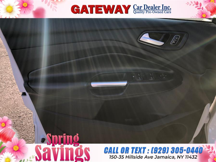 2017 Ford Escape SE 4WD, available for sale in Jamaica, New York | Gateway Car Dealer Inc. Jamaica, New York 2017 Ford Escape SE 4WD, available for sale in Jamaica, New York | Gateway Car Dealer Inc. Jamaica, New York