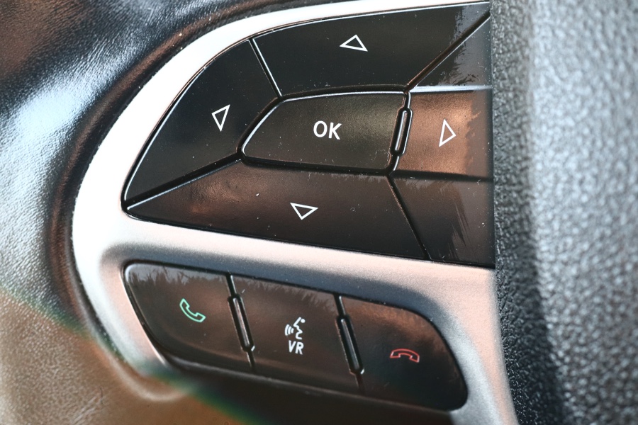 2018 Jeep Grand Cherokee Overland 4x4, available for sale in Jamaica, New York | Hillside Auto Mall Inc.. Jamaica, New York 2018 Jeep Grand Cherokee Overland 4x4, available for sale in Jamaica, New York | Hillside Auto Mall Inc.. Jamaica, New York