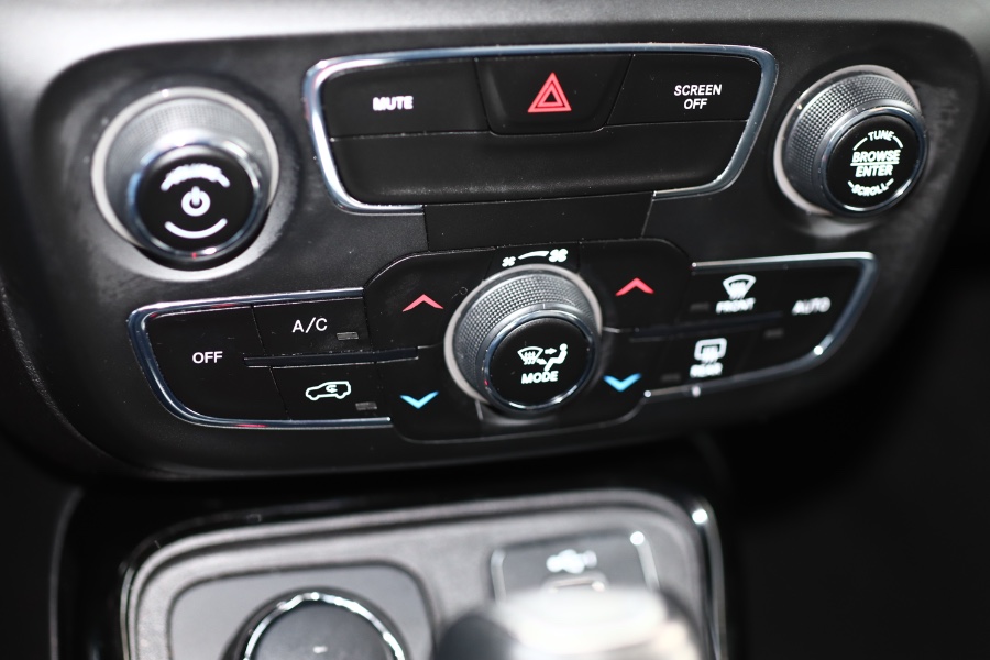 2020 Jeep Compass Limited 4x4, available for sale in Jamaica, New York | Hillside Auto Mall Inc.. Jamaica, New York 2020 Jeep Compass Limited 4x4, available for sale in Jamaica, New York | Hillside Auto Mall Inc.. Jamaica, New York