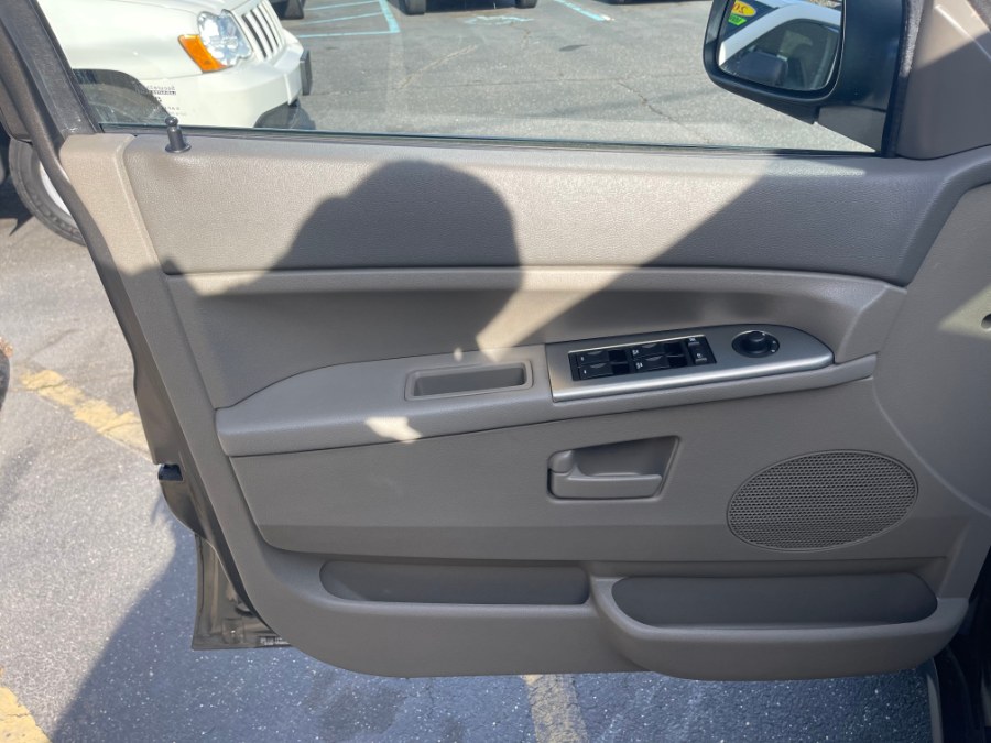 2006 Jeep Grand Cherokee 4dr Laredo 4WD, available for sale in Huntington Station, New York | My Auto Inc.. Huntington Station, New York 2006 Jeep Grand Cherokee 4dr Laredo 4WD, available for sale in Huntington Station, New York | My Auto Inc.. Huntington Station, New York