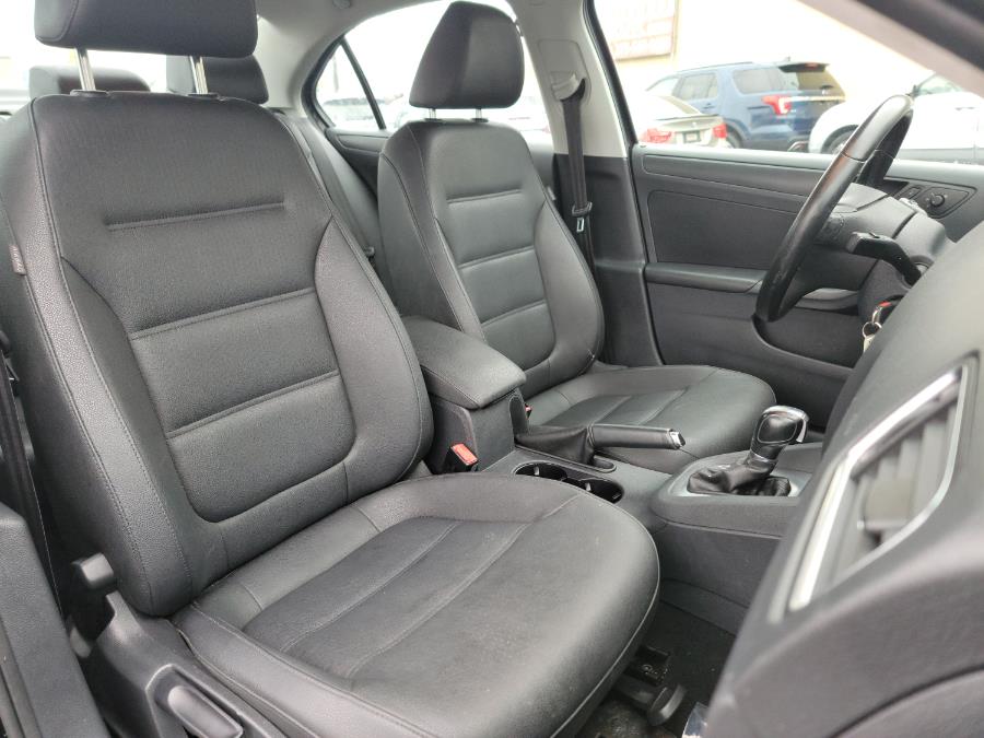2012 Volkswagen Jetta Sedan 4dr Auto SE w/Convenience & Sunroof PZEV, available for sale in Philadelphia, Pennsylvania | Eugen's Auto Sales & Repairs. Philadelphia, Pennsylvania 2012 Volkswagen Jetta Sedan 4dr Auto SE w/Convenience & Sunroof PZEV, available for sale in Philadelphia, Pennsylvania | Eugen's Auto Sales & Repairs. Philadelphia, Pennsylvania