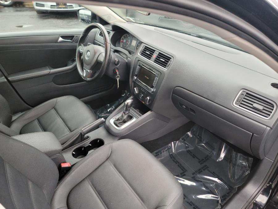 2012 Volkswagen Jetta Sedan 4dr Auto SE w/Convenience & Sunroof PZEV, available for sale in Philadelphia, Pennsylvania | Eugen's Auto Sales & Repairs. Philadelphia, Pennsylvania 2012 Volkswagen Jetta Sedan 4dr Auto SE w/Convenience & Sunroof PZEV, available for sale in Philadelphia, Pennsylvania | Eugen's Auto Sales & Repairs. Philadelphia, Pennsylvania