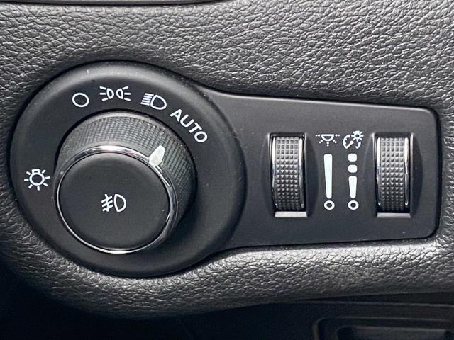 2022 Jeep Cherokee Latitude Lux, available for sale in Bronx, New York | Eastchester Motor Cars. Bronx, New York 2022 Jeep Cherokee Latitude Lux, available for sale in Bronx, New York | Eastchester Motor Cars. Bronx, New York