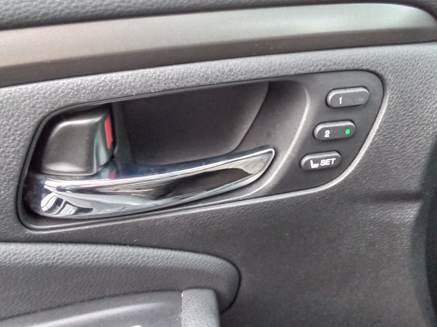 2019 Honda Pilot EX-L w/Navi & RES AWD, available for sale in Irvington, New Jersey | NJ Used Cars Center. Irvington, New Jersey 2019 Honda Pilot EX-L w/Navi & RES AWD, available for sale in Irvington, New Jersey | NJ Used Cars Center. Irvington, New Jersey