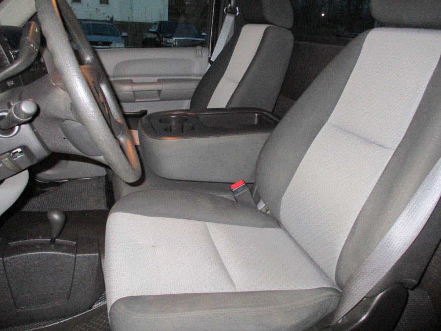 2009 Chevrolet Silverado 2500HD 4WD Reg Cab 133" Work Truck, available for sale in Suffield, Connecticut | Suffield Auto LLC. Suffield, Connecticut 2009 Chevrolet Silverado 2500HD 4WD Reg Cab 133" Work Truck, available for sale in Suffield, Connecticut | Suffield Auto LLC. Suffield, Connecticut