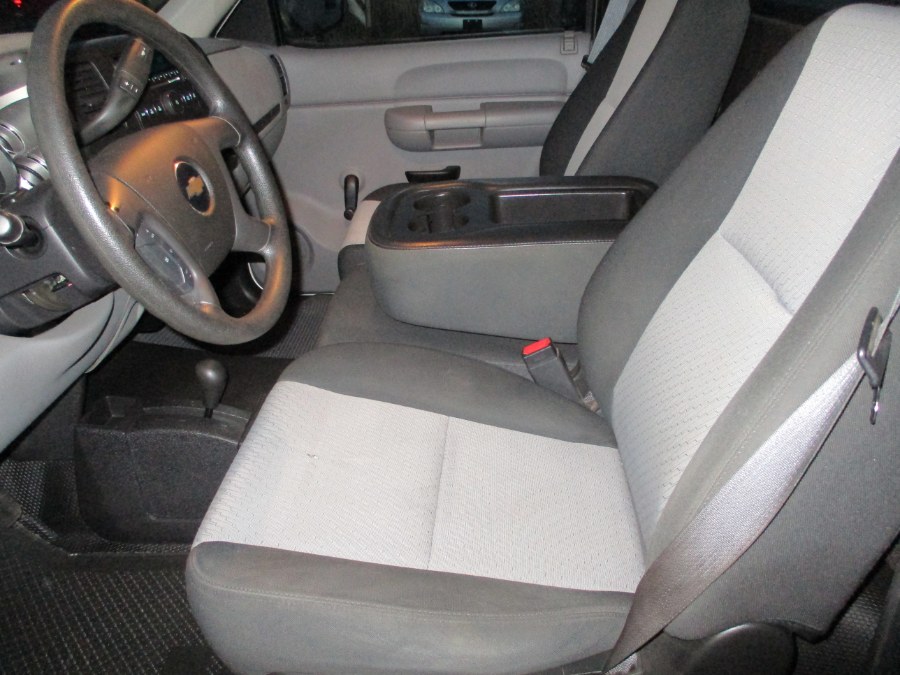 2009 Chevrolet Silverado 2500HD 4WD Reg Cab 133" Work Truck, available for sale in Suffield, Connecticut | Suffield Auto LLC. Suffield, Connecticut 2009 Chevrolet Silverado 2500HD 4WD Reg Cab 133" Work Truck, available for sale in Suffield, Connecticut | Suffield Auto LLC. Suffield, Connecticut