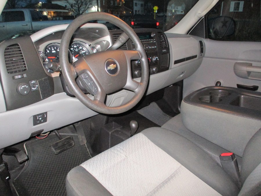 2009 Chevrolet Silverado 2500HD 4WD Reg Cab 133" Work Truck, available for sale in Suffield, Connecticut | Suffield Auto LLC. Suffield, Connecticut 2009 Chevrolet Silverado 2500HD 4WD Reg Cab 133" Work Truck, available for sale in Suffield, Connecticut | Suffield Auto LLC. Suffield, Connecticut