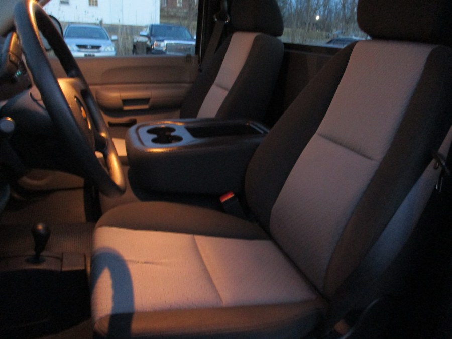 2009 Chevrolet Silverado 2500HD 4WD Reg Cab 133" Work Truck, available for sale in Suffield, Connecticut | Suffield Auto LLC. Suffield, Connecticut 2009 Chevrolet Silverado 2500HD 4WD Reg Cab 133" Work Truck, available for sale in Suffield, Connecticut | Suffield Auto LLC. Suffield, Connecticut