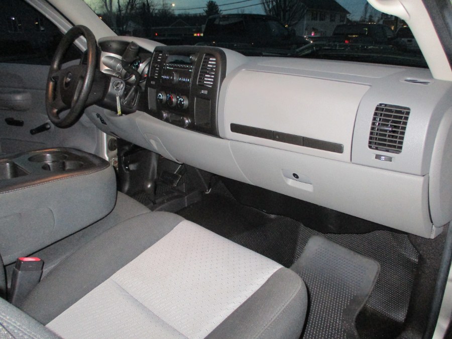 2009 Chevrolet Silverado 2500HD 4WD Reg Cab 133" Work Truck, available for sale in Suffield, Connecticut | Suffield Auto LLC. Suffield, Connecticut 2009 Chevrolet Silverado 2500HD 4WD Reg Cab 133" Work Truck, available for sale in Suffield, Connecticut | Suffield Auto LLC. Suffield, Connecticut