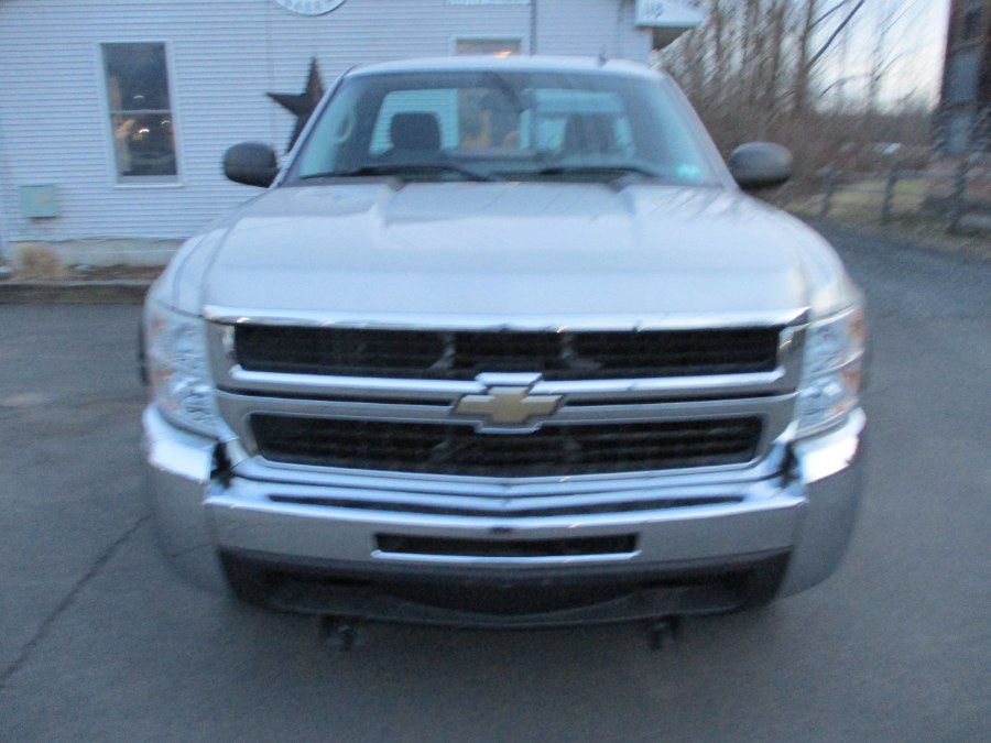 2009 Chevrolet Silverado 2500HD 4WD Reg Cab 133" Work Truck, available for sale in Suffield, Connecticut | Suffield Auto LLC. Suffield, Connecticut 2009 Chevrolet Silverado 2500HD 4WD Reg Cab 133" Work Truck, available for sale in Suffield, Connecticut | Suffield Auto LLC. Suffield, Connecticut