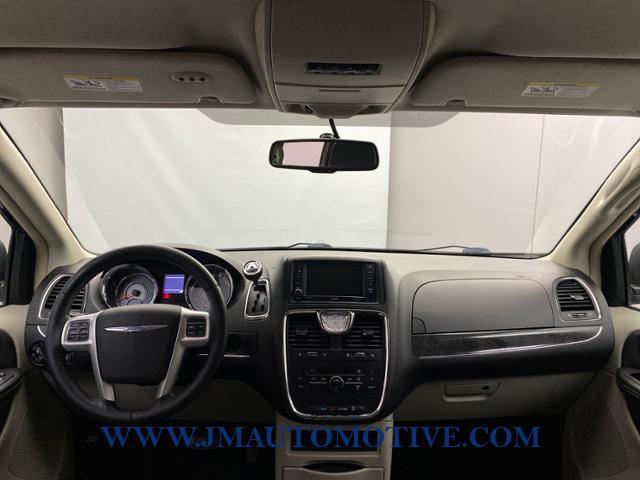 2016 Chrysler Town & Country 4dr Wgn Touring, available for sale in Naugatuck, Connecticut | J&M Automotive Sls&Svc LLC. Naugatuck, Connecticut 2016 Chrysler Town & Country 4dr Wgn Touring, available for sale in Naugatuck, Connecticut | J&M Automotive Sls&Svc LLC. Naugatuck, Connecticut