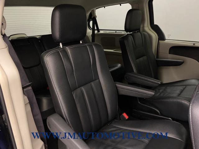 2016 Chrysler Town & Country 4dr Wgn Touring, available for sale in Naugatuck, Connecticut | J&M Automotive Sls&Svc LLC. Naugatuck, Connecticut 2016 Chrysler Town & Country 4dr Wgn Touring, available for sale in Naugatuck, Connecticut | J&M Automotive Sls&Svc LLC. Naugatuck, Connecticut