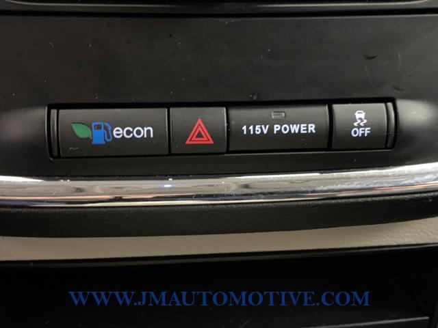 2016 Chrysler Town & Country 4dr Wgn Touring, available for sale in Naugatuck, Connecticut | J&M Automotive Sls&Svc LLC. Naugatuck, Connecticut 2016 Chrysler Town & Country 4dr Wgn Touring, available for sale in Naugatuck, Connecticut | J&M Automotive Sls&Svc LLC. Naugatuck, Connecticut