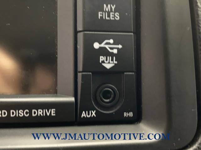 2016 Chrysler Town & Country 4dr Wgn Touring, available for sale in Naugatuck, Connecticut | J&M Automotive Sls&Svc LLC. Naugatuck, Connecticut 2016 Chrysler Town & Country 4dr Wgn Touring, available for sale in Naugatuck, Connecticut | J&M Automotive Sls&Svc LLC. Naugatuck, Connecticut