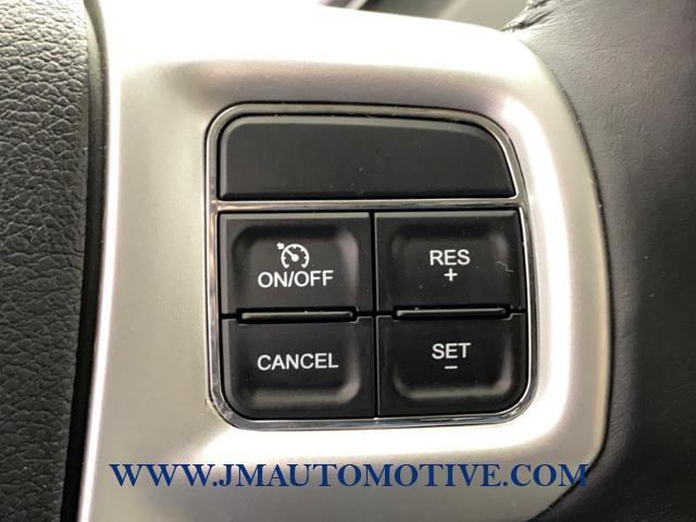 2016 Chrysler Town & Country 4dr Wgn Touring, available for sale in Naugatuck, Connecticut | J&M Automotive Sls&Svc LLC. Naugatuck, Connecticut 2016 Chrysler Town & Country 4dr Wgn Touring, available for sale in Naugatuck, Connecticut | J&M Automotive Sls&Svc LLC. Naugatuck, Connecticut