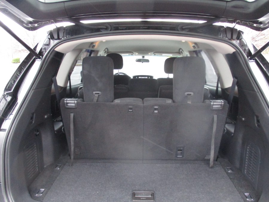 2014 Nissan Pathfinder 4WD 4dr SV, available for sale in New Britain, Connecticut | Universal Motors LLC. New Britain, Connecticut 2014 Nissan Pathfinder 4WD 4dr SV, available for sale in New Britain, Connecticut | Universal Motors LLC. New Britain, Connecticut