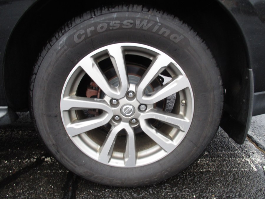 2014 Nissan Pathfinder 4WD 4dr SV, available for sale in New Britain, Connecticut | Universal Motors LLC. New Britain, Connecticut 2014 Nissan Pathfinder 4WD 4dr SV, available for sale in New Britain, Connecticut | Universal Motors LLC. New Britain, Connecticut