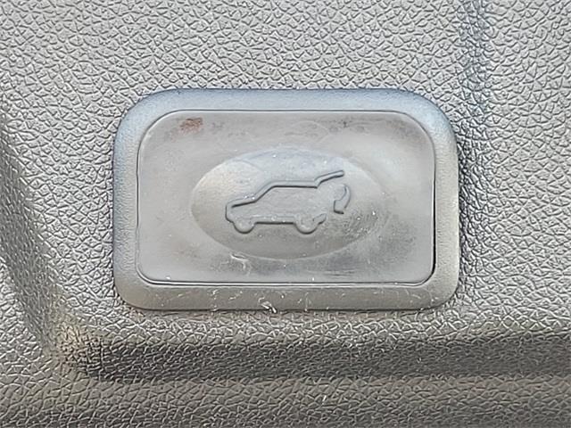 2015 Chevrolet Traverse 2LT, available for sale in Stratford, Connecticut | Wiz Leasing Inc. Stratford, Connecticut 2015 Chevrolet Traverse 2LT, available for sale in Stratford, Connecticut | Wiz Leasing Inc. Stratford, Connecticut
