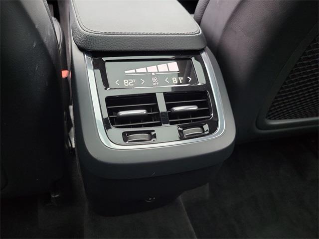 2016 Volvo Xc90 T6 Momentum, available for sale in Stratford, Connecticut | Wiz Leasing Inc. Stratford, Connecticut 2016 Volvo Xc90 T6 Momentum, available for sale in Stratford, Connecticut | Wiz Leasing Inc. Stratford, Connecticut