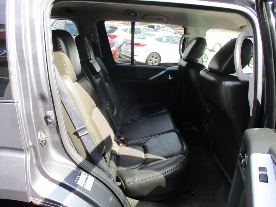 2012 Nissan Pathfinder SV 4x4, available for sale in Meriden, Connecticut | Cos Central Auto. Meriden, Connecticut 2012 Nissan Pathfinder SV 4x4, available for sale in Meriden, Connecticut | Cos Central Auto. Meriden, Connecticut