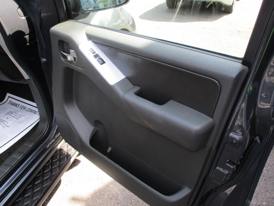2012 Nissan Pathfinder SV 4x4, available for sale in Meriden, Connecticut | Cos Central Auto. Meriden, Connecticut 2012 Nissan Pathfinder SV 4x4, available for sale in Meriden, Connecticut | Cos Central Auto. Meriden, Connecticut