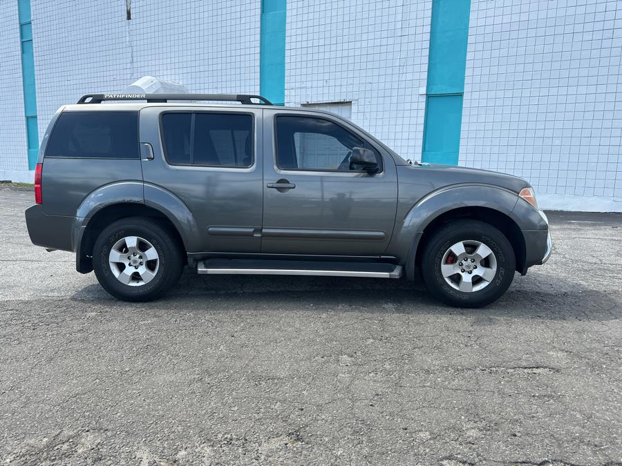 2007 Nissan Pathfinder 4WD 4dr SE, available for sale in Milford, Connecticut | Dealertown Auto Wholesalers. Milford, Connecticut 2007 Nissan Pathfinder 4WD 4dr SE, available for sale in Milford, Connecticut | Dealertown Auto Wholesalers. Milford, Connecticut