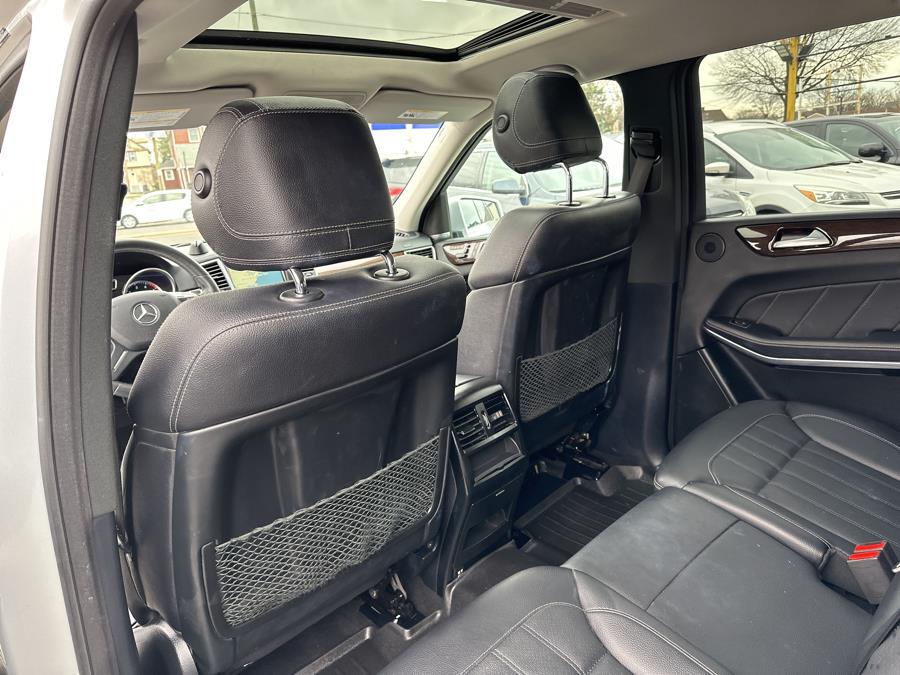 2014 Mercedes-Benz GL-Class 4MATIC 4dr GL 450, available for sale in Little Ferry, New Jersey | Victoria Preowned Autos Inc. Little Ferry, New Jersey 2014 Mercedes-Benz GL-Class 4MATIC 4dr GL 450, available for sale in Little Ferry, New Jersey | Victoria Preowned Autos Inc. Little Ferry, New Jersey
