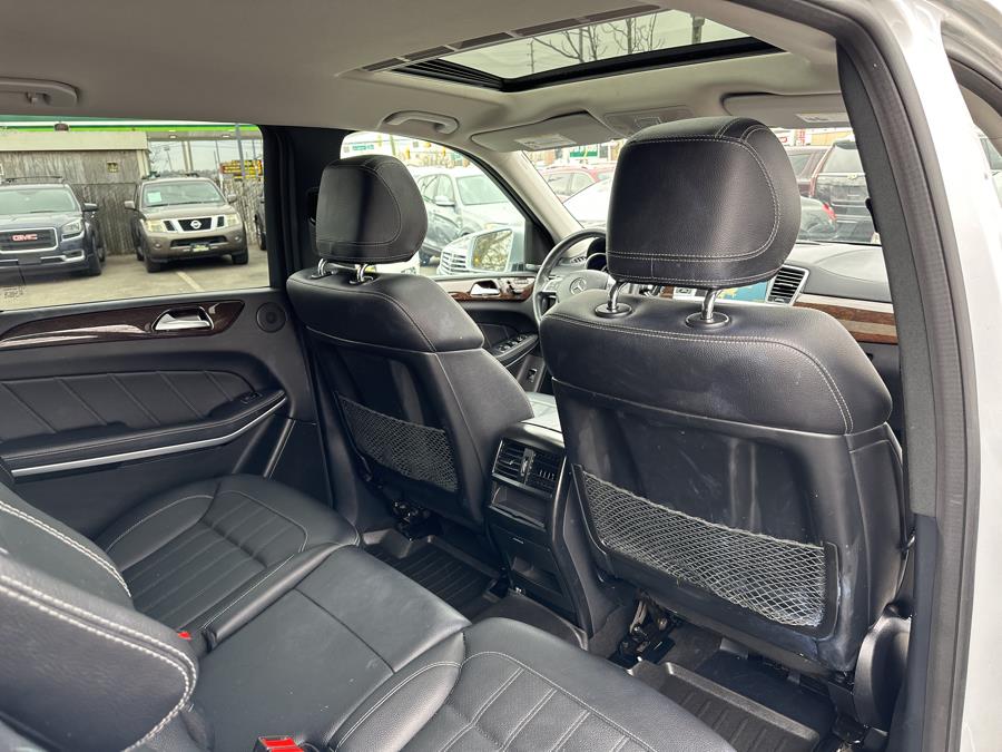 2014 Mercedes-Benz GL-Class 4MATIC 4dr GL 450, available for sale in Little Ferry, New Jersey | Victoria Preowned Autos Inc. Little Ferry, New Jersey 2014 Mercedes-Benz GL-Class 4MATIC 4dr GL 450, available for sale in Little Ferry, New Jersey | Victoria Preowned Autos Inc. Little Ferry, New Jersey