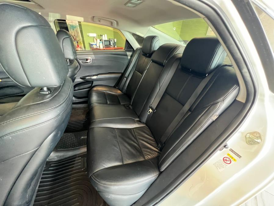 2016 Toyota Avalon 4dr Sdn XLE Touring (Natl), available for sale in West Hartford, Connecticut | AutoMax. West Hartford, Connecticut 2016 Toyota Avalon 4dr Sdn XLE Touring (Natl), available for sale in West Hartford, Connecticut | AutoMax. West Hartford, Connecticut