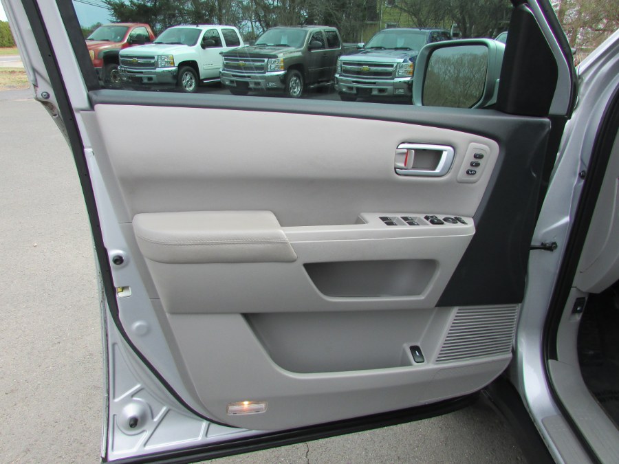 2015 Honda Pilot 4WD 4dr Touring w/RES & Navi, available for sale in East Windsor, Connecticut | United Auto Sales of E Windsor, Inc. East Windsor, Connecticut 2015 Honda Pilot 4WD 4dr Touring w/RES & Navi, available for sale in East Windsor, Connecticut | United Auto Sales of E Windsor, Inc. East Windsor, Connecticut