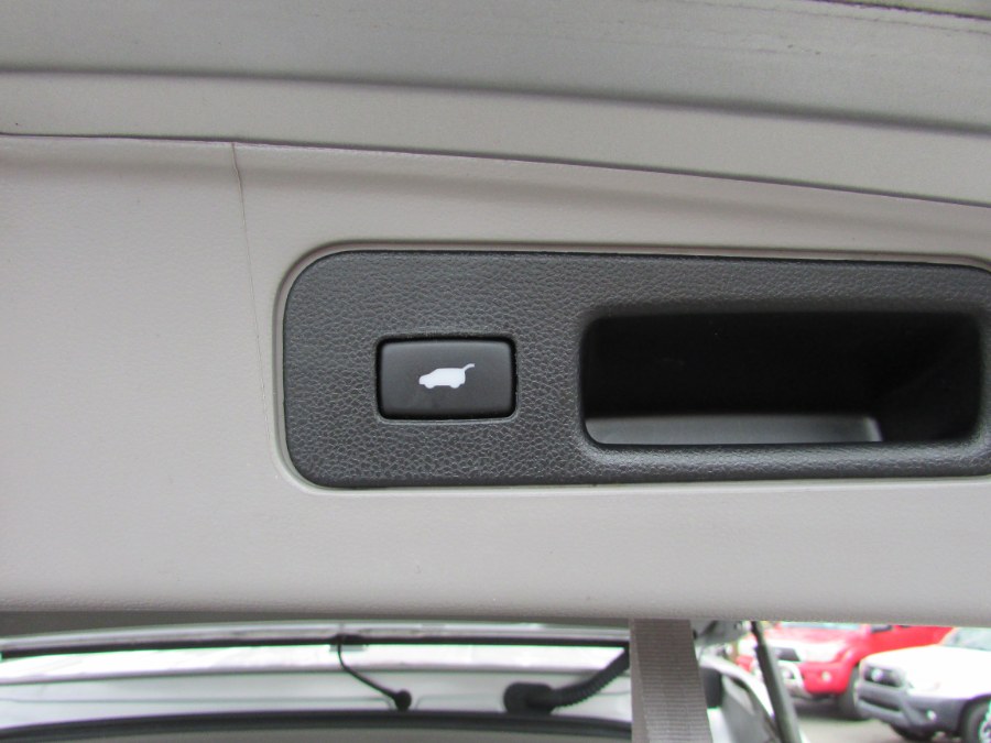 2015 Honda Pilot 4WD 4dr Touring w/RES & Navi, available for sale in East Windsor, Connecticut | United Auto Sales of E Windsor, Inc. East Windsor, Connecticut 2015 Honda Pilot 4WD 4dr Touring w/RES & Navi, available for sale in East Windsor, Connecticut | United Auto Sales of E Windsor, Inc. East Windsor, Connecticut