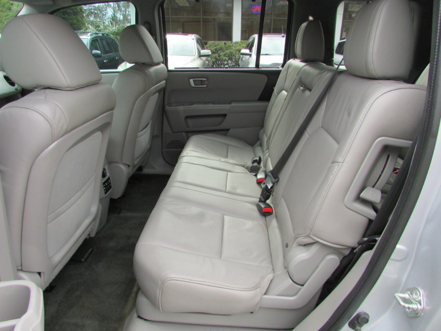 2015 Honda Pilot 4WD 4dr Touring w/RES & Navi, available for sale in East Windsor, Connecticut | United Auto Sales of E Windsor, Inc. East Windsor, Connecticut 2015 Honda Pilot 4WD 4dr Touring w/RES & Navi, available for sale in East Windsor, Connecticut | United Auto Sales of E Windsor, Inc. East Windsor, Connecticut