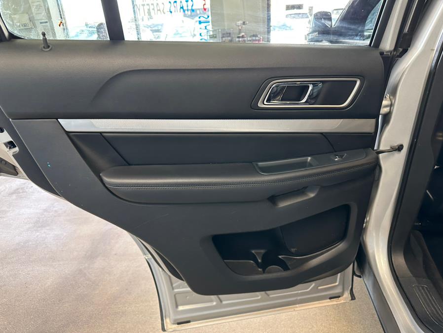 2016 Ford Explorer 4WD 4dr XLT, available for sale in Inwood, New York | 5 Towns Drive. Inwood, New York 2016 Ford Explorer 4WD 4dr XLT, available for sale in Inwood, New York | 5 Towns Drive. Inwood, New York