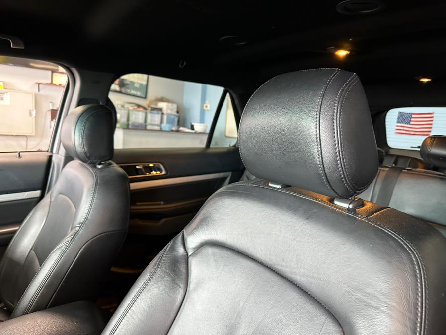2016 Ford Explorer 4WD 4dr XLT, available for sale in Inwood, New York | 5 Towns Drive. Inwood, New York 2016 Ford Explorer 4WD 4dr XLT, available for sale in Inwood, New York | 5 Towns Drive. Inwood, New York