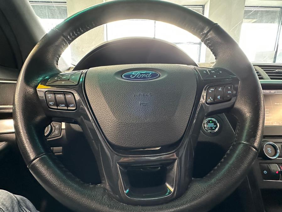 2016 Ford Explorer 4WD 4dr XLT, available for sale in Inwood, New York | 5 Towns Drive. Inwood, New York 2016 Ford Explorer 4WD 4dr XLT, available for sale in Inwood, New York | 5 Towns Drive. Inwood, New York