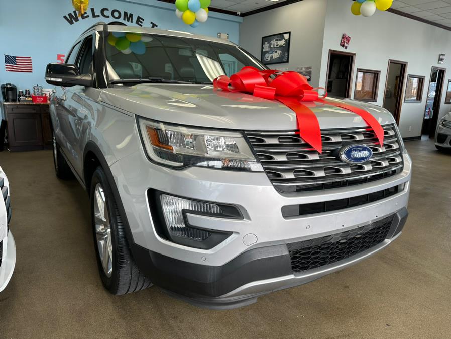 2016 Ford Explorer 4WD 4dr XLT, available for sale in Inwood, New York | 5 Towns Drive. Inwood, New York 2016 Ford Explorer 4WD 4dr XLT, available for sale in Inwood, New York | 5 Towns Drive. Inwood, New York